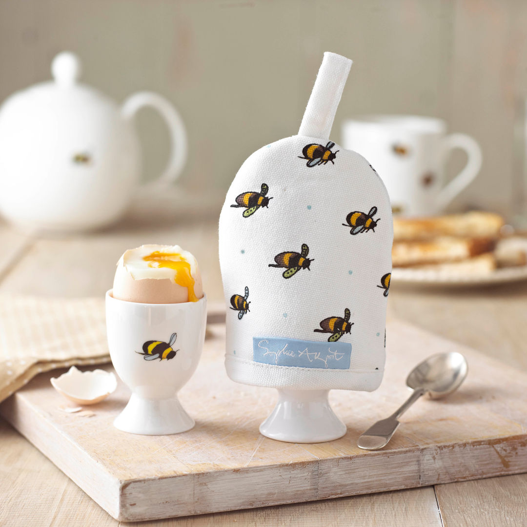 Busy Bee Breakfast collection homify Cocinas rurales Cristalería, vajilla y cubiertos