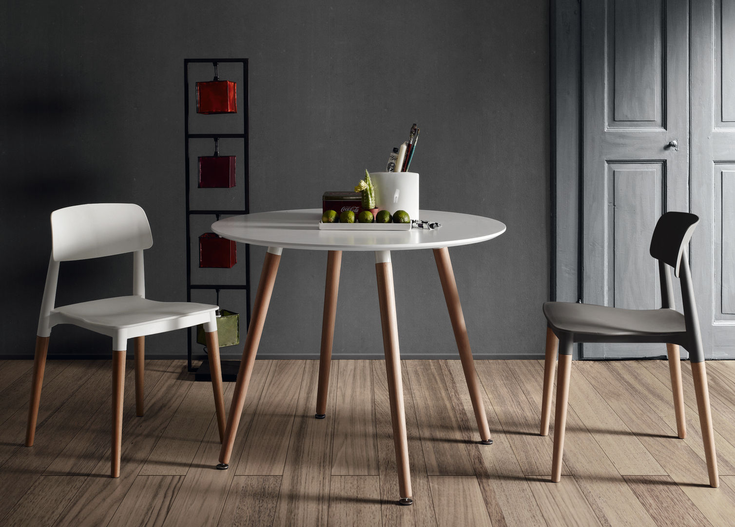 Jadalnia w bieli i drewnie, Le Pukka Concept Store Le Pukka Concept Store Scandinavian style dining room Tables