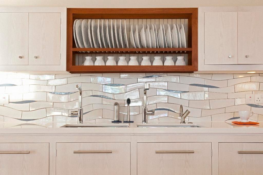 Kitchen Sink Johnny Grey Dapur Gaya Mediteran Cabinets & shelves