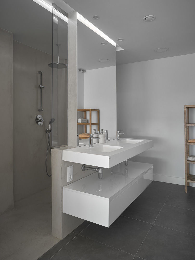 Reforma integral en los remedios, CM4 Arquitectos CM4 Arquitectos Modern style bathrooms