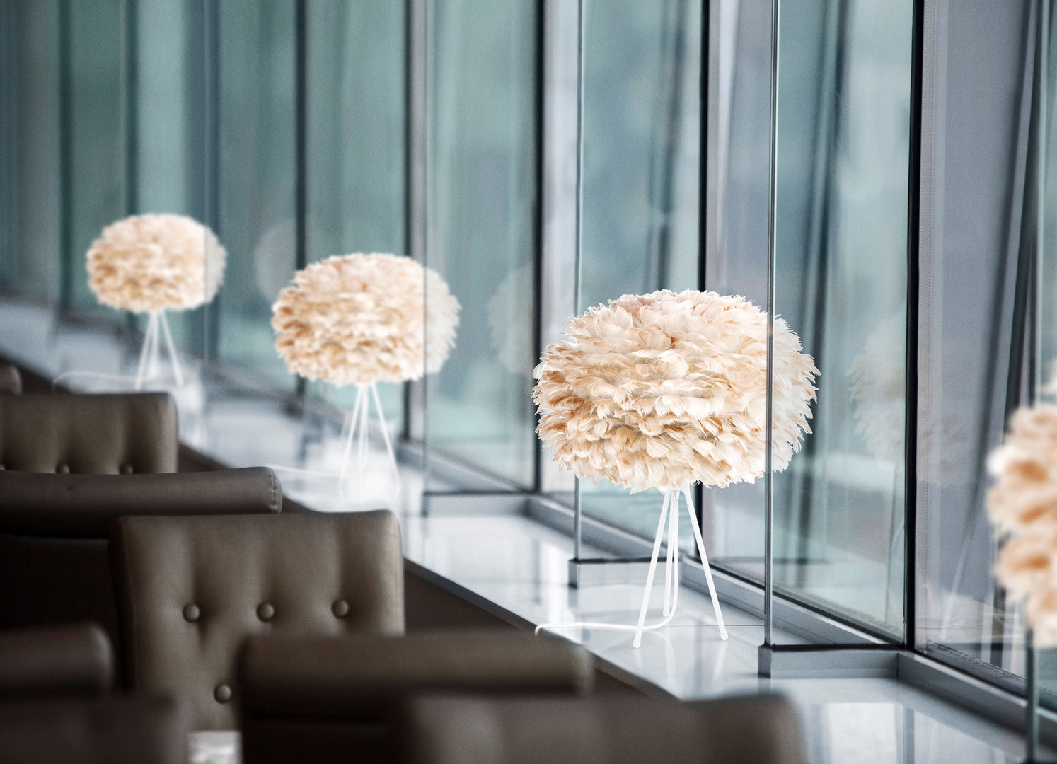 Eos Shades as Table Lamps Cloudberry Living Salas de estar modernas Iluminação
