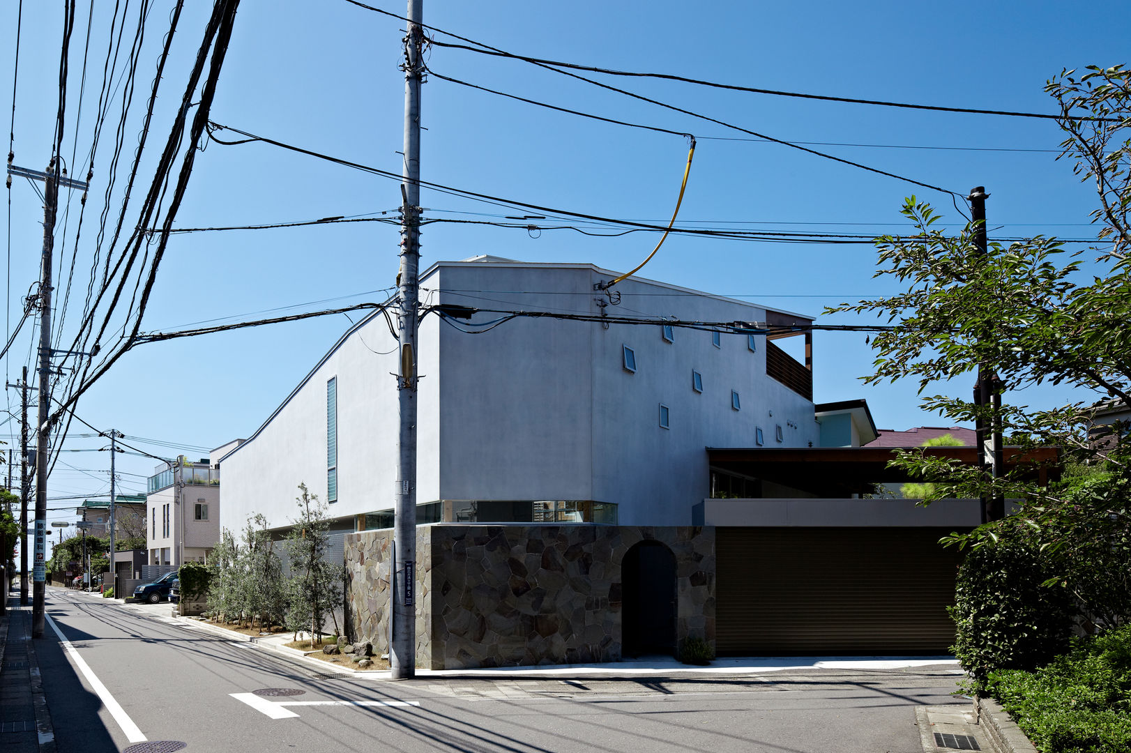 Spiral roof, 工藤宏仁建築設計事務所 工藤宏仁建築設計事務所 Casas de estilo moderno