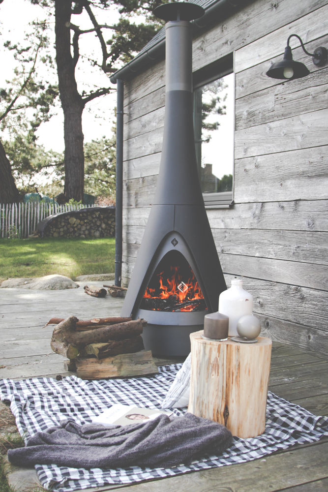 Pharos buitenkachel, Harrie Leenders Harrie Leenders Taman Modern Fire pits & barbecues