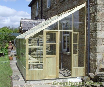 Swallow Heron Lean to Greenhouse homify Classic style garden