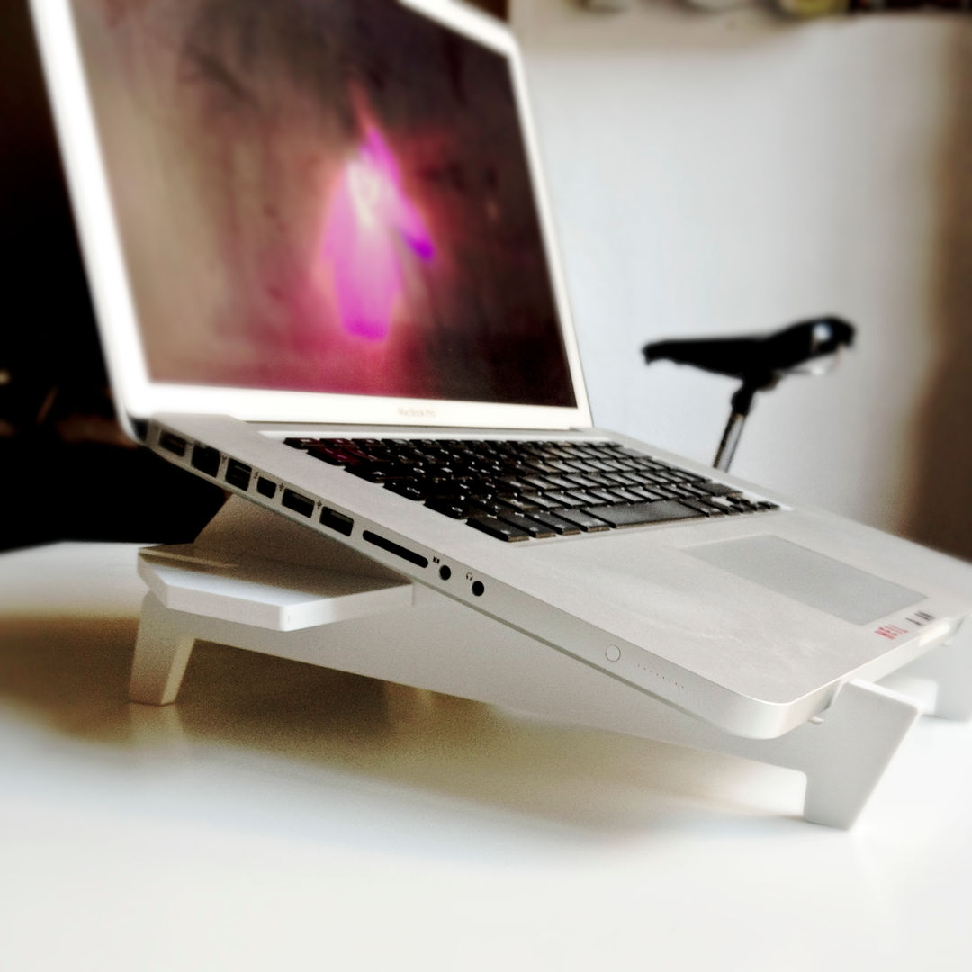 Stukk - Laptop Stand, Stukk Design Stukk Design Salas multimédia minimalistas