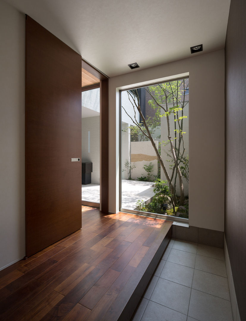 M4-house 「重なり合う家」, Architect Show Co.,Ltd Architect Show Co.,Ltd Rumah Modern