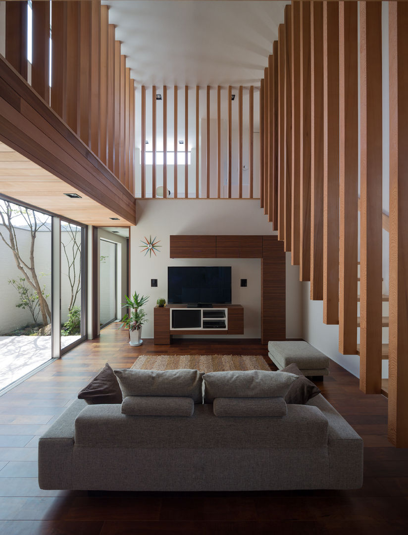 M4-house 「重なり合う家」, Architect Show Co.,Ltd Architect Show Co.,Ltd บ้านและที่อยู่อาศัย