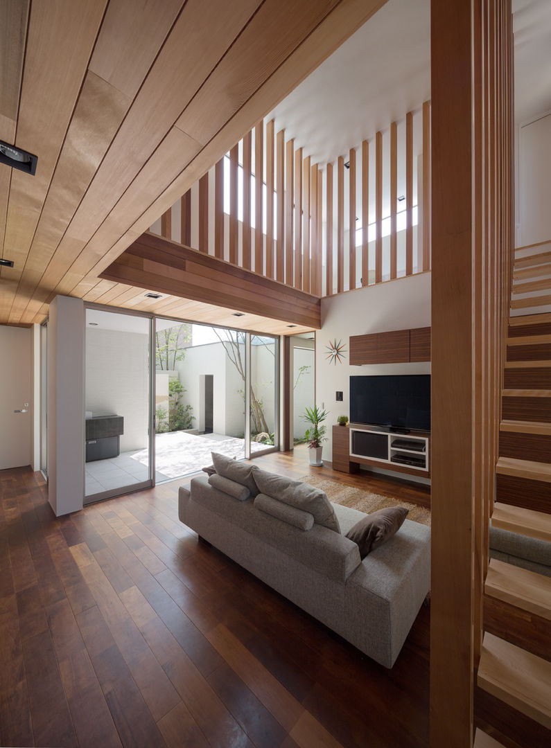 M4-house 「重なり合う家」, Architect Show Co.,Ltd Architect Show Co.,Ltd บ้านและที่อยู่อาศัย