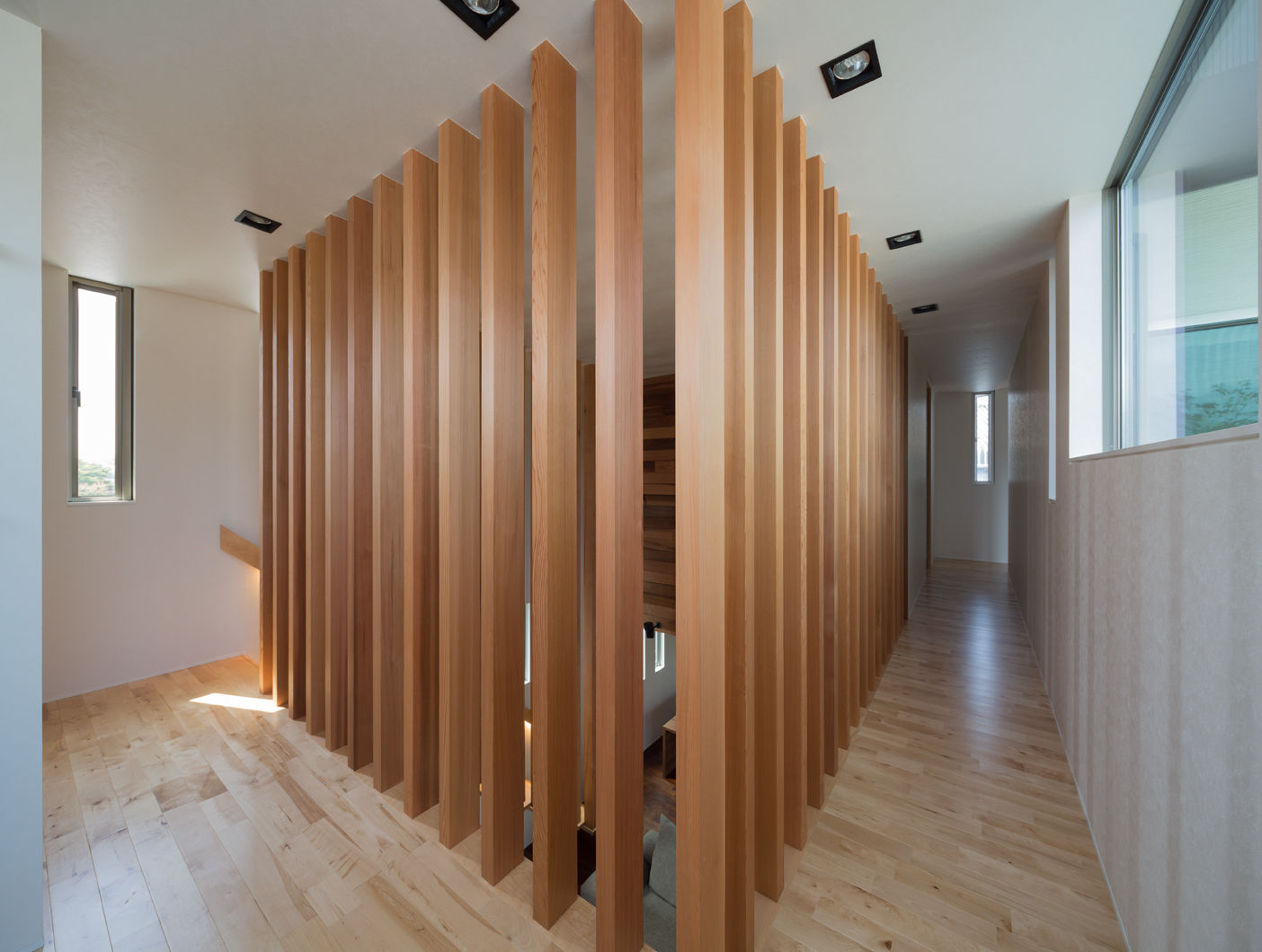 M4-house 「重なり合う家」, Architect Show Co.,Ltd Architect Show Co.,Ltd Case moderne