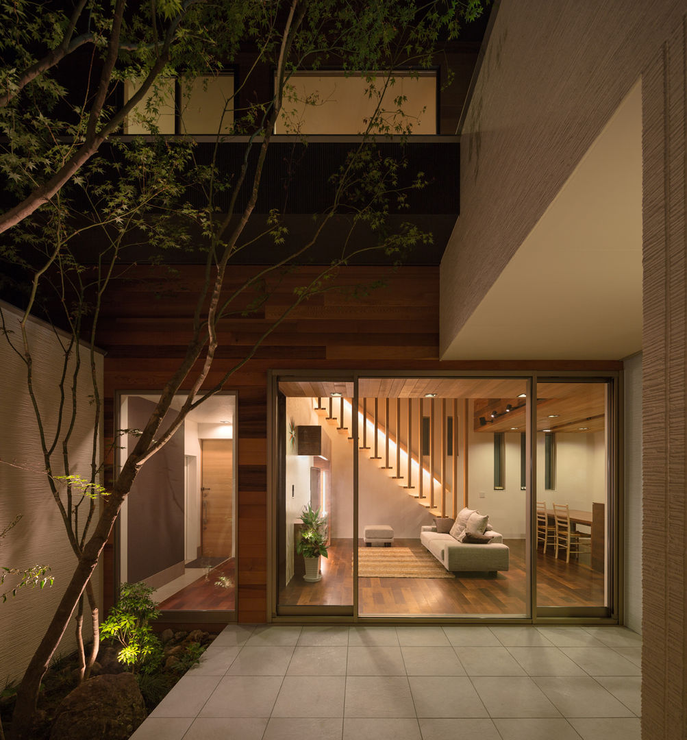 M4-house 「重なり合う家」, Architect Show Co.,Ltd Architect Show Co.,Ltd Modern houses