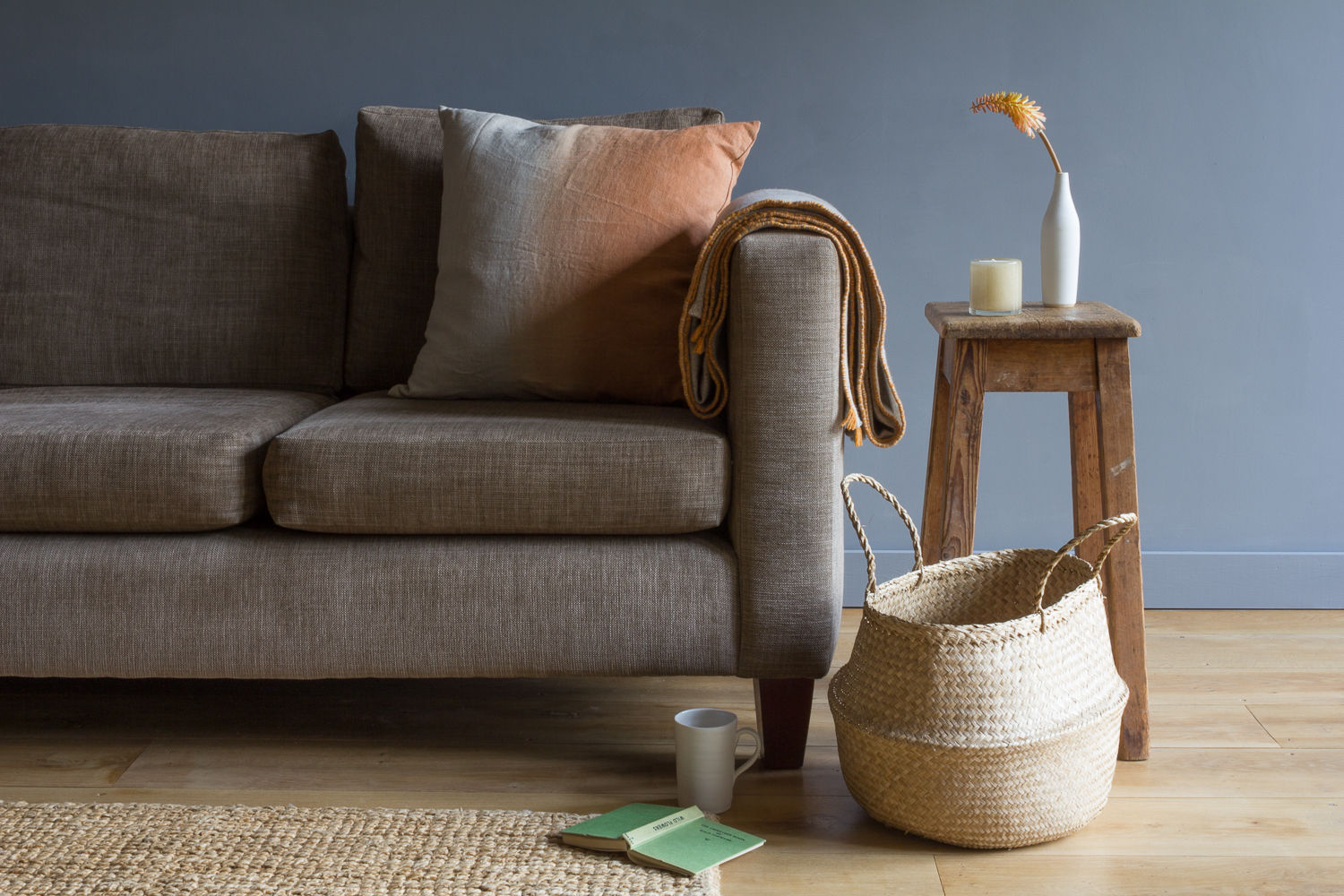 Linen Colour Gradient Cushion with Natural Wool Throw Oggetto Modern style bedroom Textiles