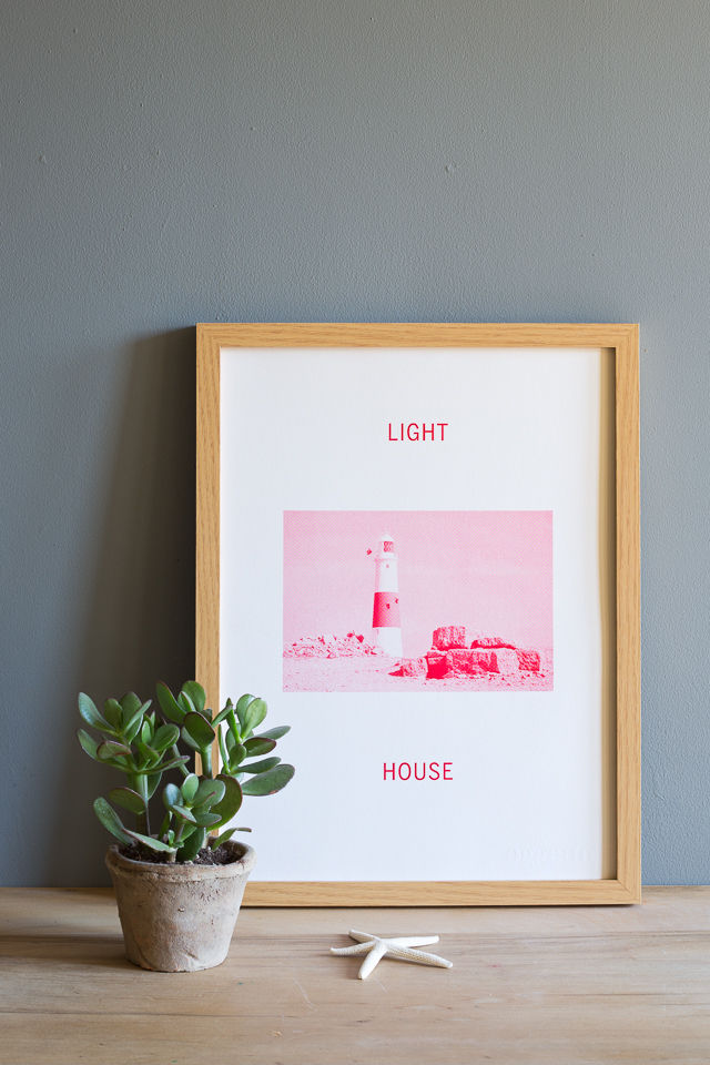 Light House Print - Red Oggetto غرف اخرى Pictures & paintings