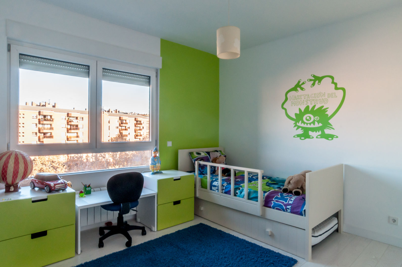 VIVIENDA A-MOR-I-SART, estudio551 estudio551 Stanza dei bambini moderna