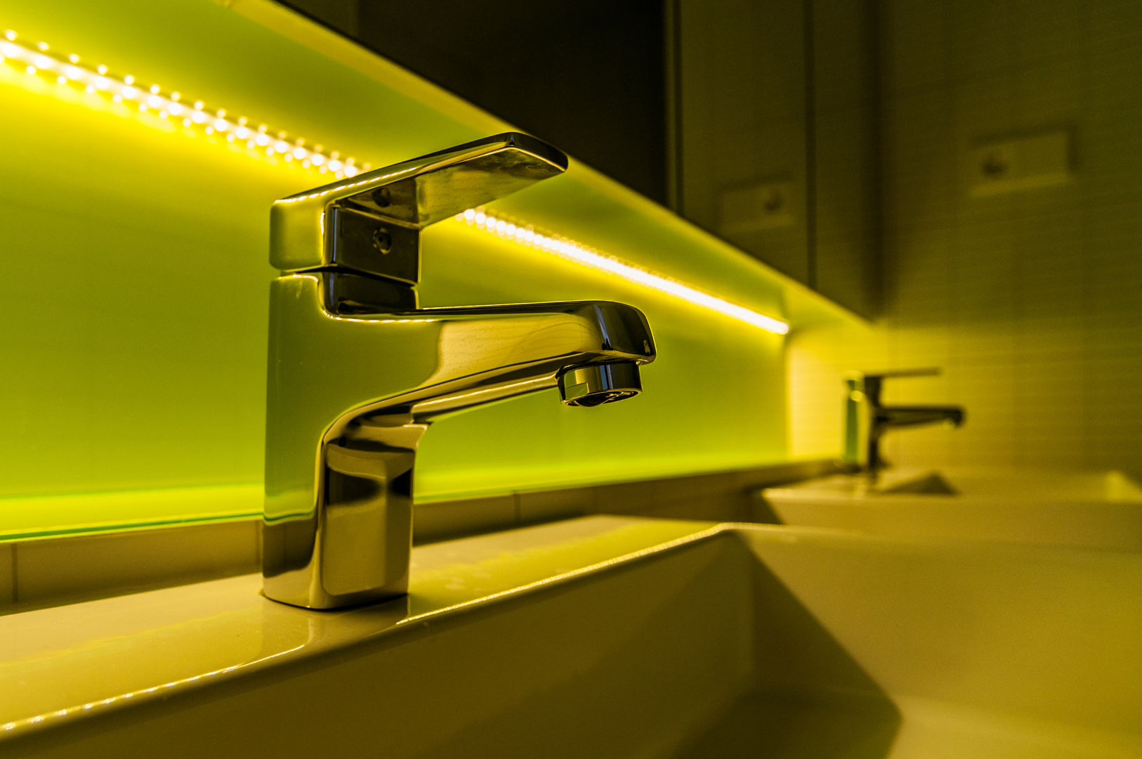 VIVIENDA A-MOR-I-SART, estudio551 estudio551 現代浴室設計點子、靈感&圖片