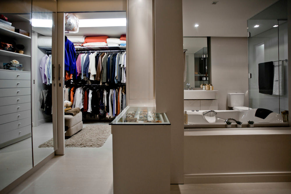 Apartamento E&E.S - Closet/Banheiro Kali Arquitetura Closets modernos