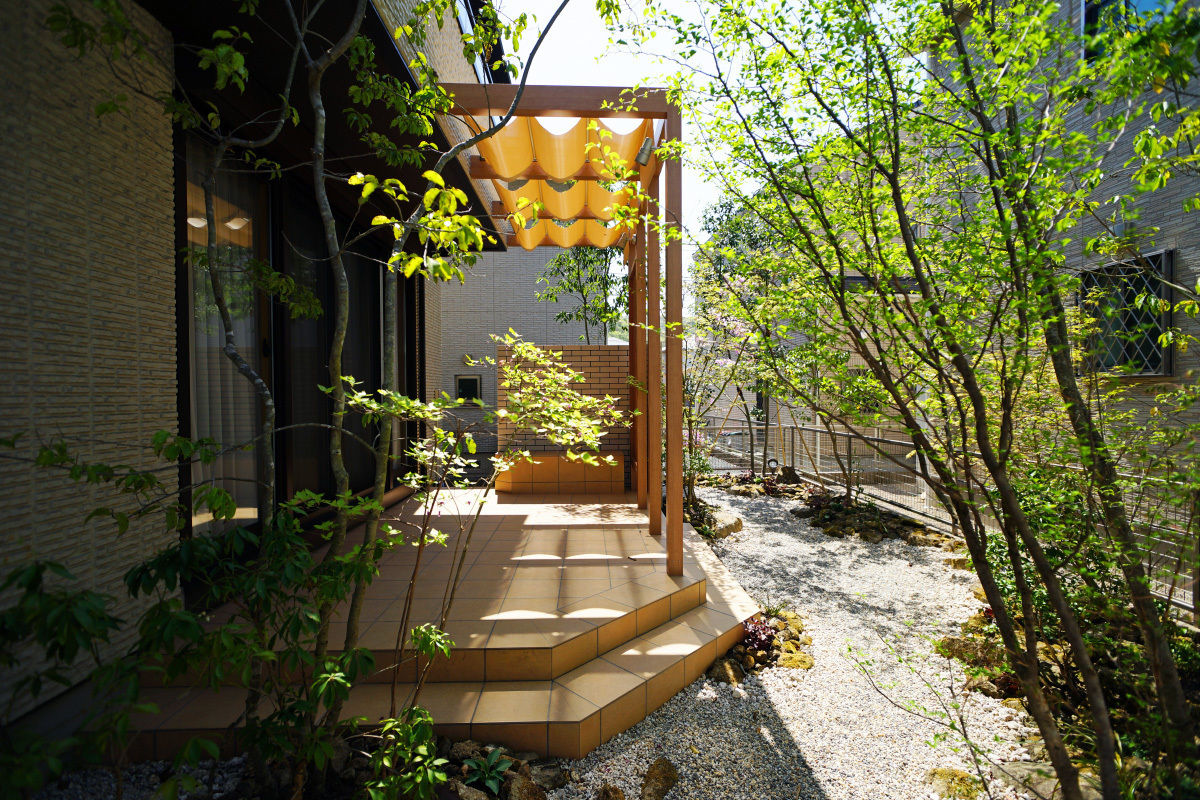 外へいざなうリゾートな庭 2014～, にわいろＳＴＹＬＥ にわいろＳＴＹＬＥ Jardines de estilo ecléctico