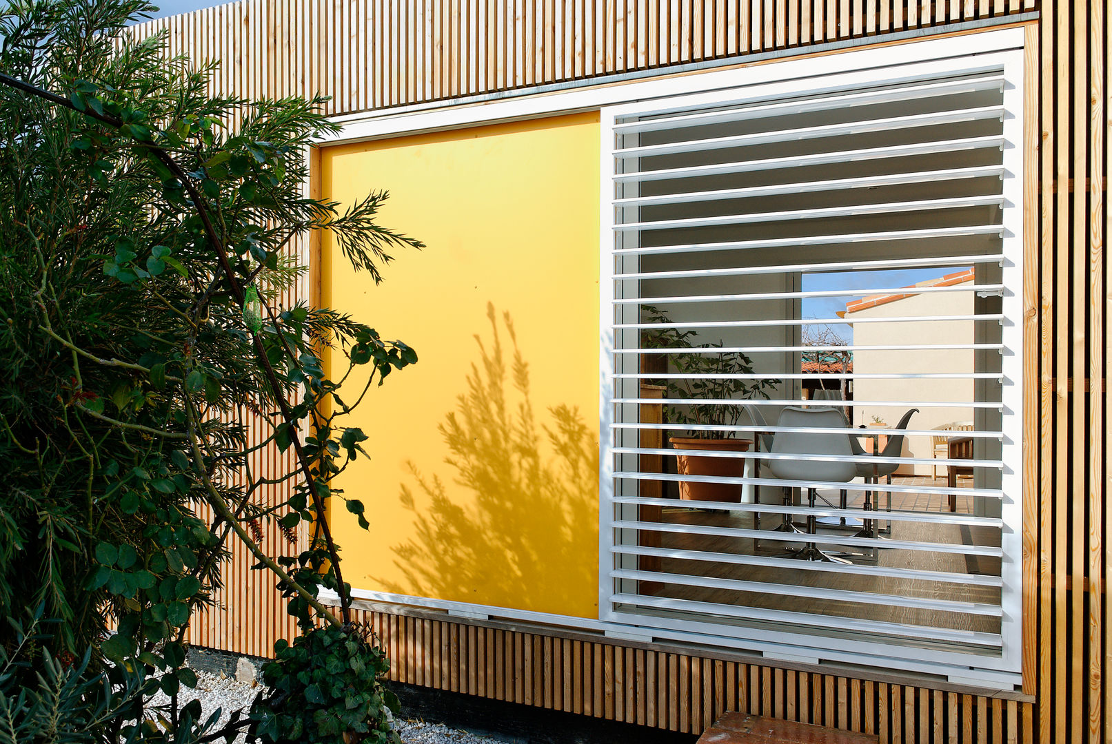 Une boite contemporaine et raffinée, casa architectes casa architectes Moderne Wohnzimmer
