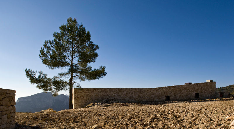 Casa en la montaña (CASA DE LA TORRE), Tomás Amat Estudio de Arquitectura Tomás Amat Estudio de Arquitectura Wiejskie domy