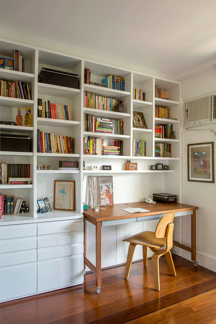 apartamento LAC, Raquel Junqueira Arquitetura Raquel Junqueira Arquitetura モダンデザインの 書斎