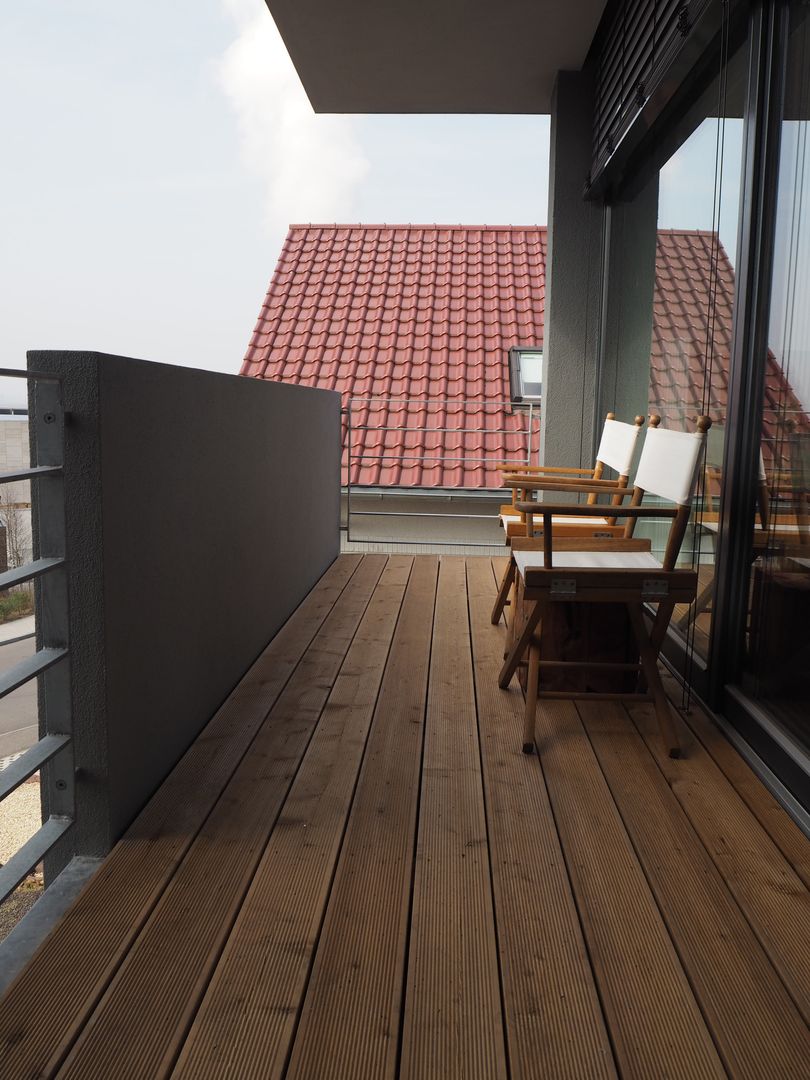 Haus R, Neckarwestheim, Firma Firma Balcon, Veranda & Terrasse modernes