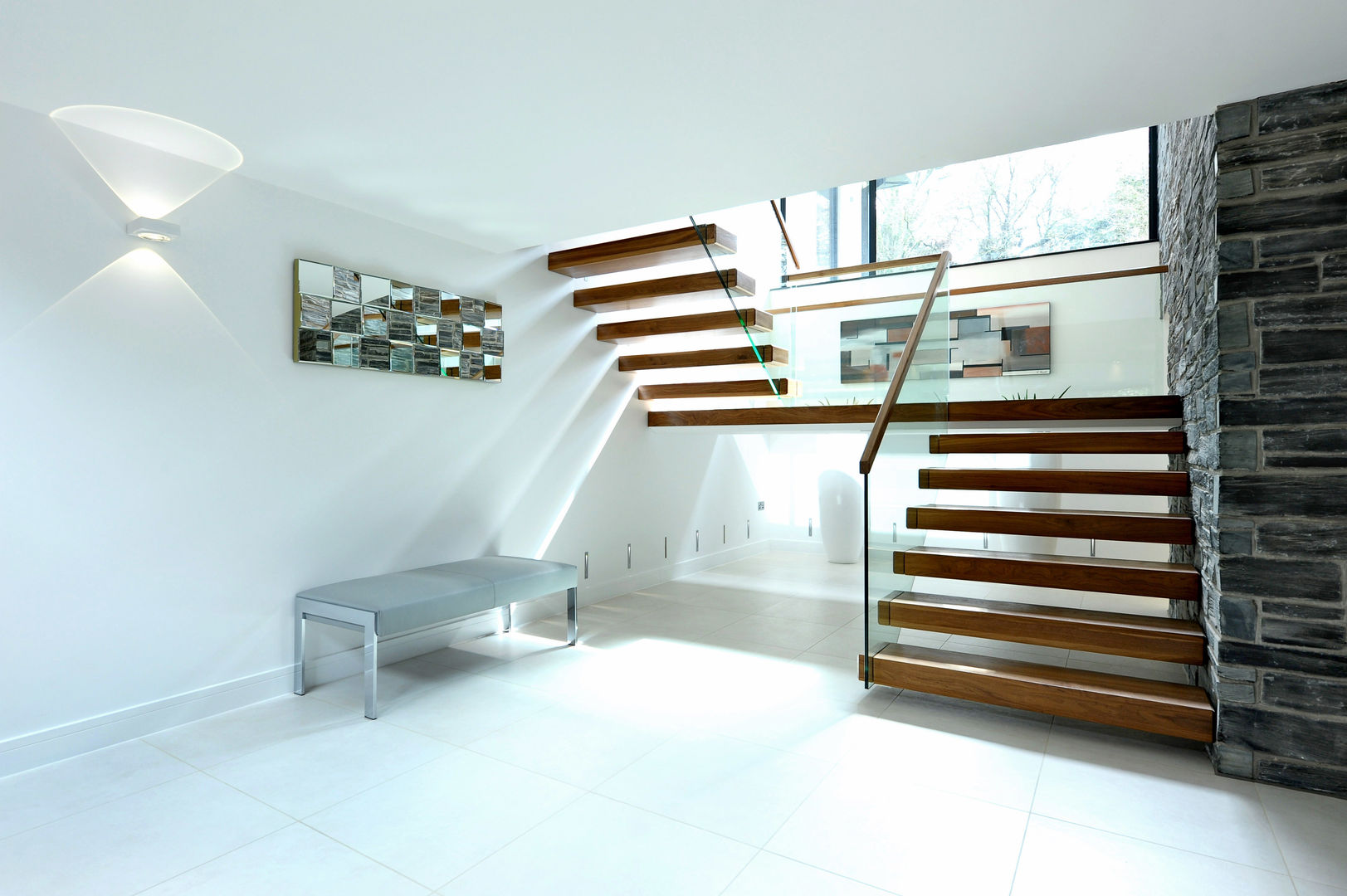 Redwoods, Wimborne, Dorset, Jigsaw Interior Architecture & Design Jigsaw Interior Architecture & Design Moderne gangen, hallen & trappenhuizen