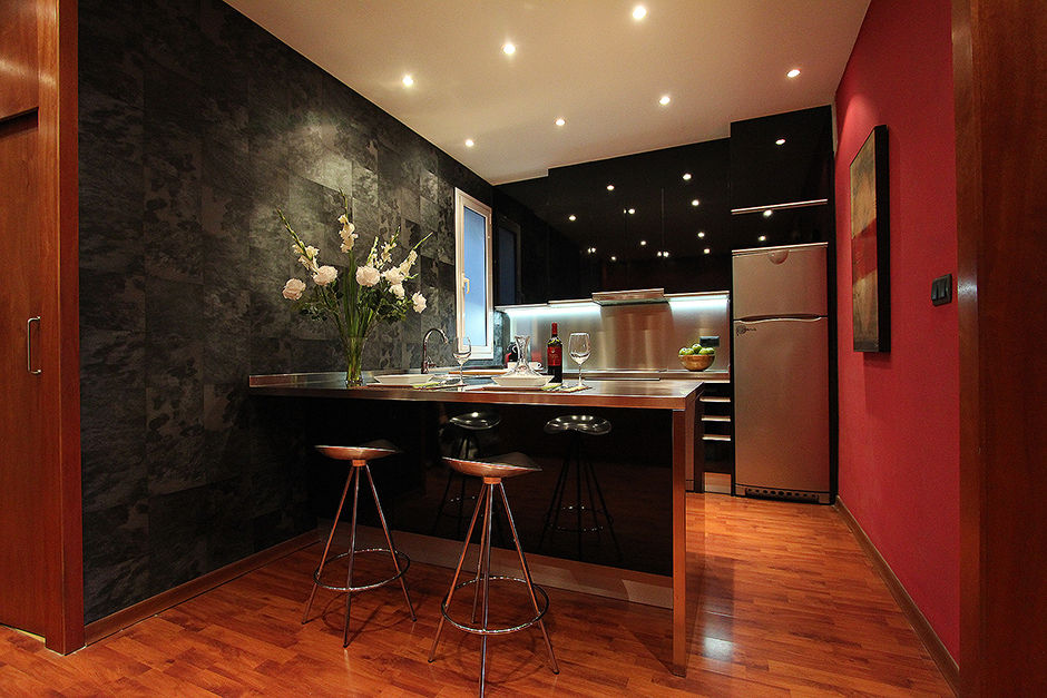 Cocina abierta, bienvenidos..., XTe Interiorismo XTe Interiorismo مطبخ رفوف وأدراج