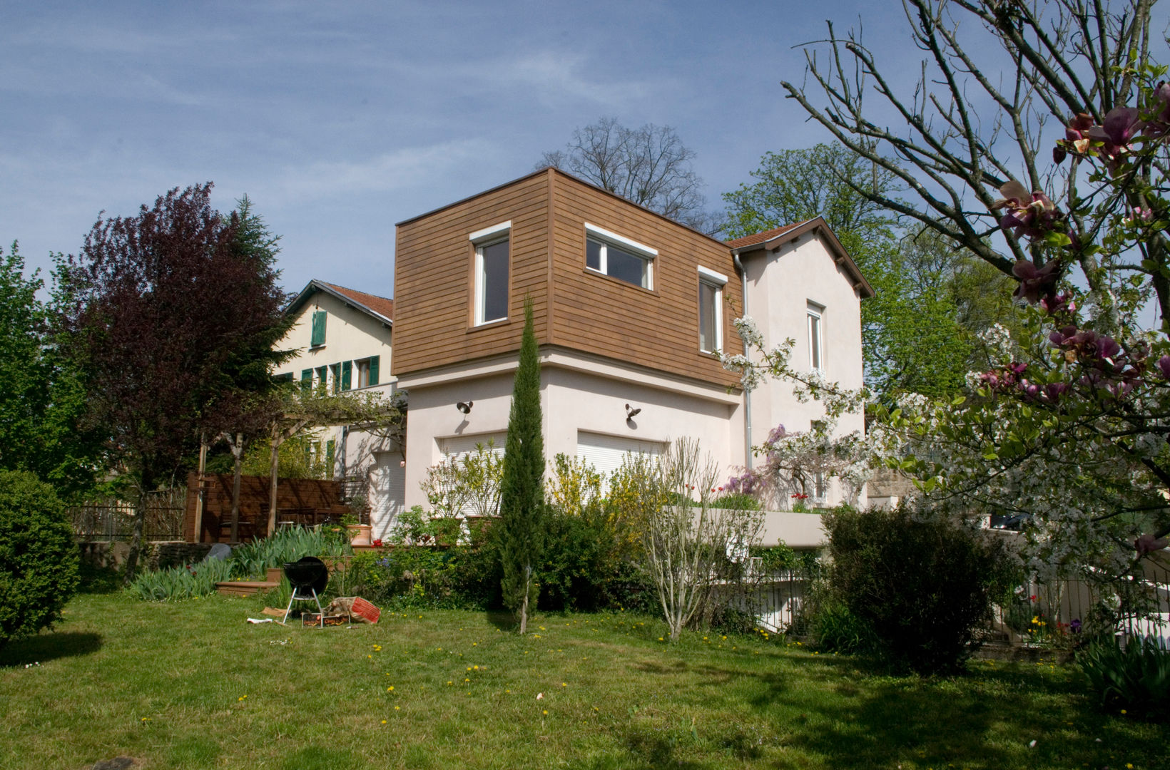 Extension bois sur terrasse, Saint Genis Laval, RGn architecte RGn architecte Moderne Häuser