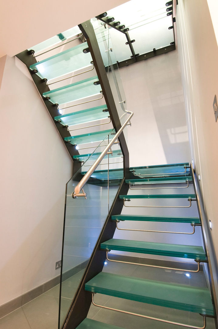 Renovation of a Mews House central London, Saunders Interiors Ltd Saunders Interiors Ltd Modern corridor, hallway & stairs