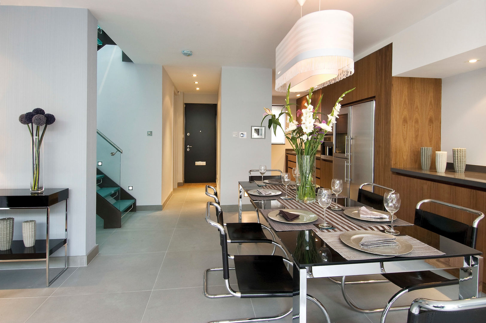 Renovation of a Mews House central London, Saunders Interiors Ltd Saunders Interiors Ltd Nowoczesna kuchnia