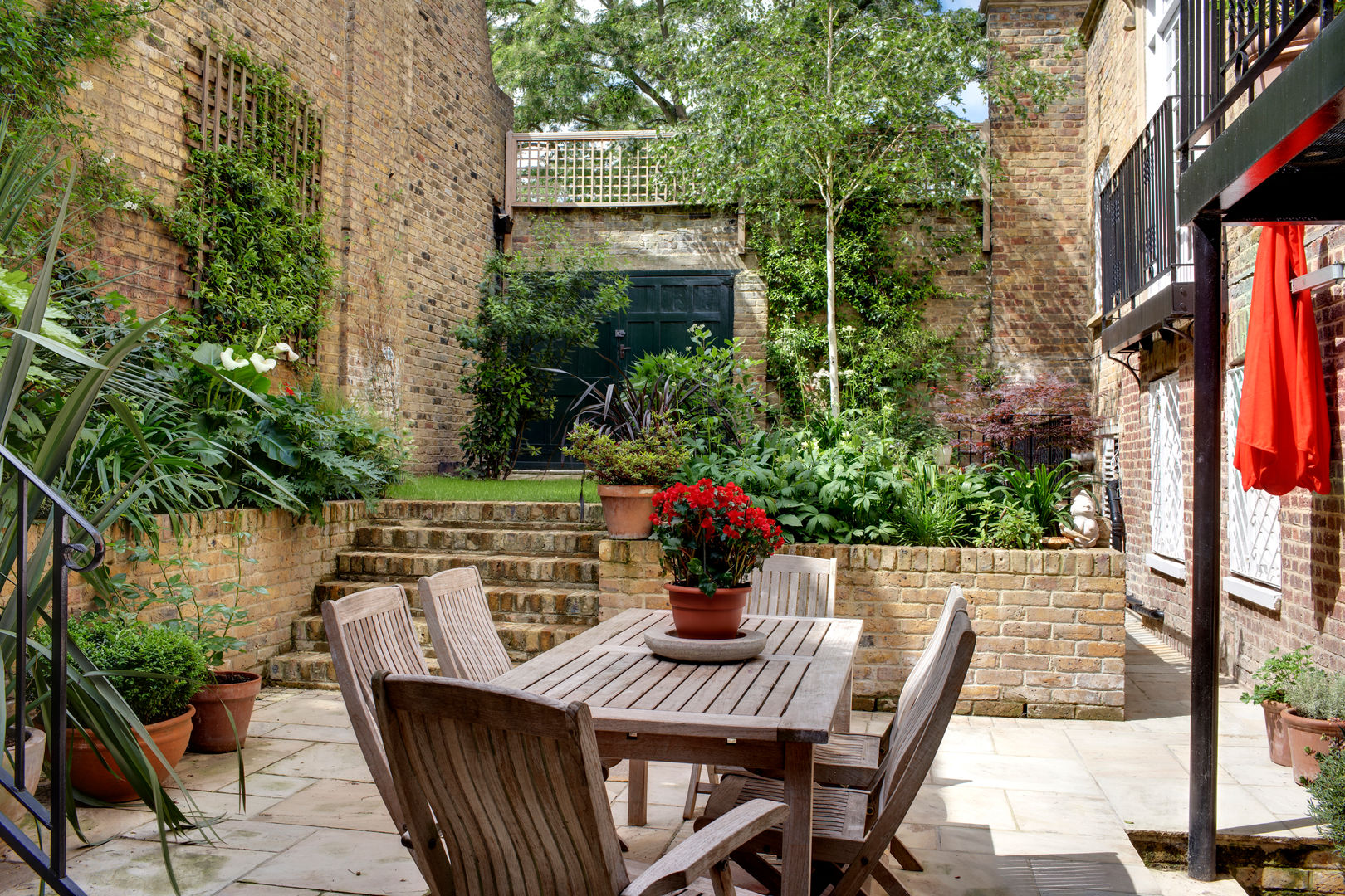 Barnsbury Park, ReDesign London Ltd ReDesign London Ltd Classic style balcony, veranda & terrace