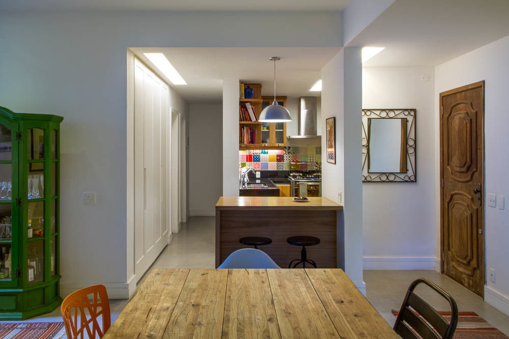 APARTAMENTO KG, Raquel Junqueira Arquitetura Raquel Junqueira Arquitetura Modern dining room