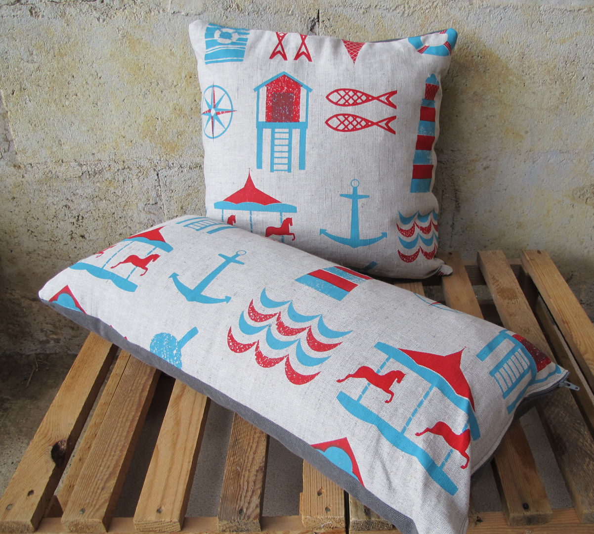Seaside Print Cushion Anna Bird Textiles Nowoczesna sypialnia Tekstylia