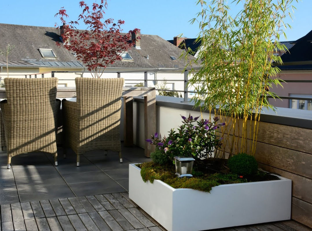 Custom planters IMAGE'IN - Designing of a private terrace in Luxembourg, ATELIER SO GREEN ATELIER SO GREEN Jardines de estilo moderno Floreros y macetas