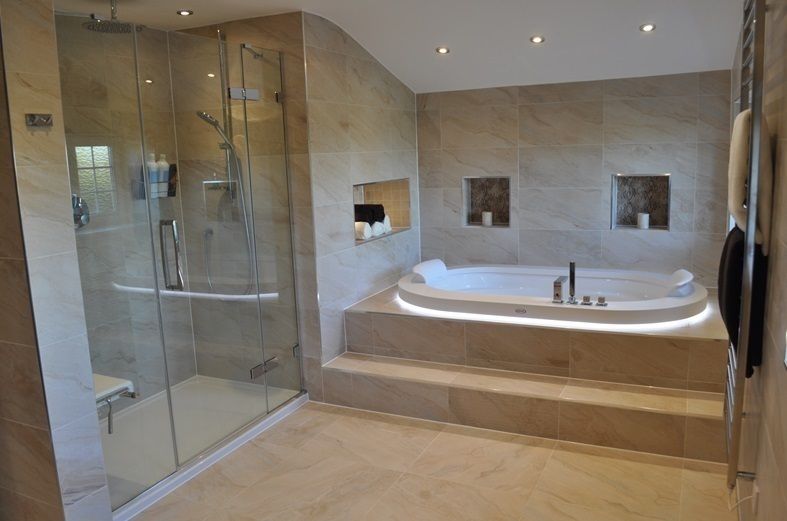 Bath & Shower View 2 Daman of Witham Ltd Ванная комната в стиле модерн