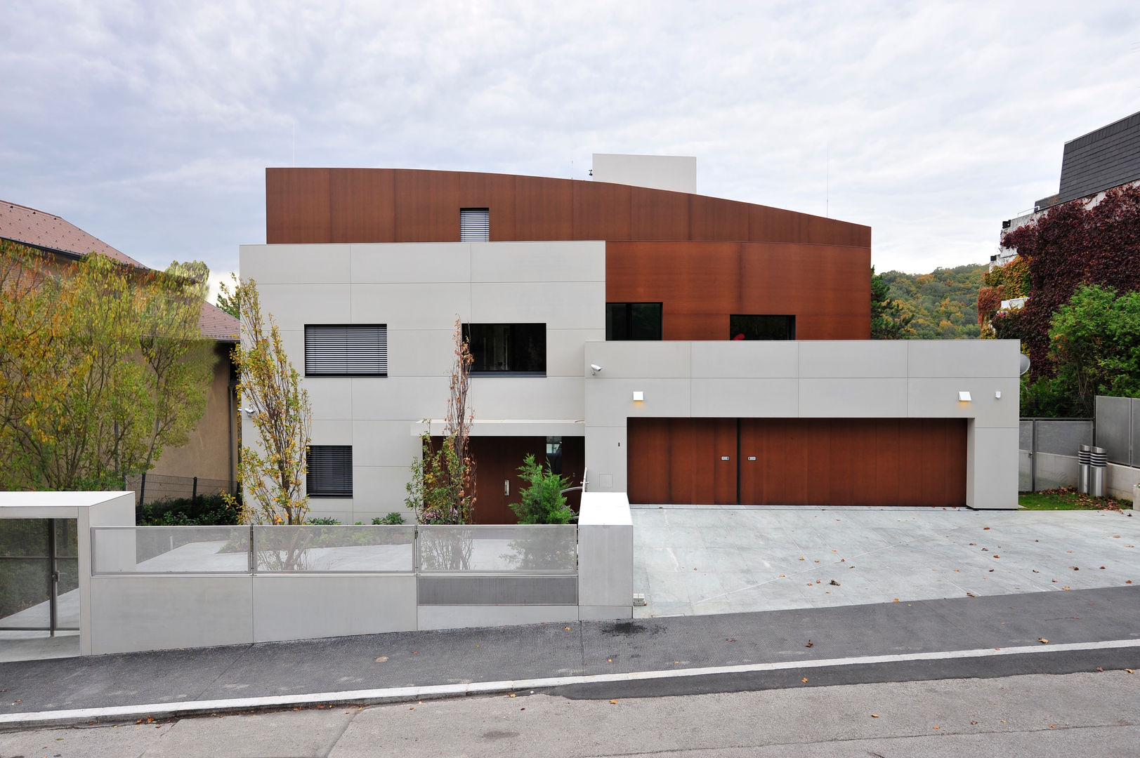 DHM57 Umbau und Zubau eines Einfamilienhouses mit Niederenergieanforderungen., zone architekten zone architekten Modern houses