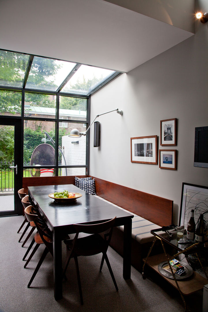 Dining Room homify Modern dining room