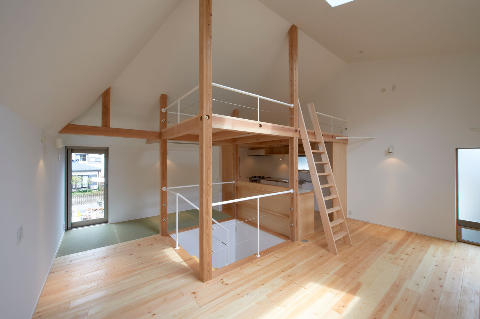 松庵の家, （有）菰田建築設計事務所 （有）菰田建築設計事務所 Modern Corridor, Hallway and Staircase