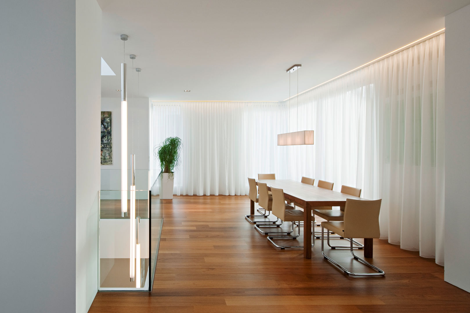 DACHBODENAUSBAU WESTBAHNSTRASSE WIEN | AUT, Moser Architects Moser Architects Phòng ăn phong cách tối giản