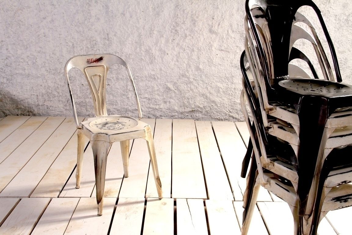 Hyatt Industrial Bakers Cafe Chair - Vintage Black and Vintage Off White Little Tree Furniture Cocinas de estilo industrial Mesas y sillas