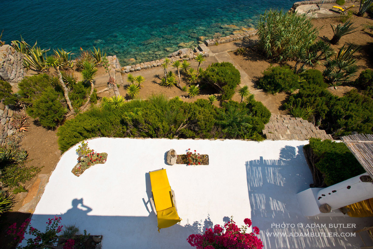 Casa Menne, Panarea, Aeolian Islands, Sicily Adam Butler Photography Терраса в средиземноморском стиле