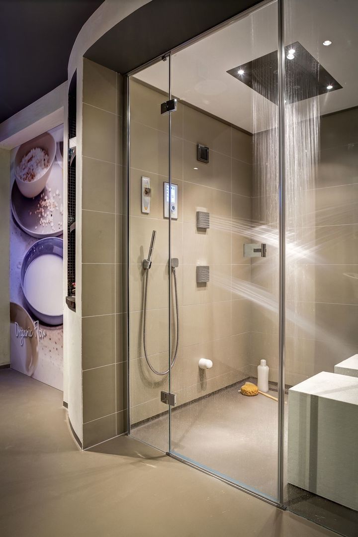 Feature Showers and Steam Showers, Nordic Saunas and Steam Nordic Saunas and Steam Baños de estilo moderno