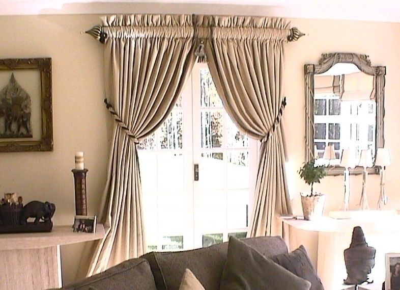 Second Sitting Room, Moor Park, Farnham Renaissance Interiors Гостиные в эклектичном стиле