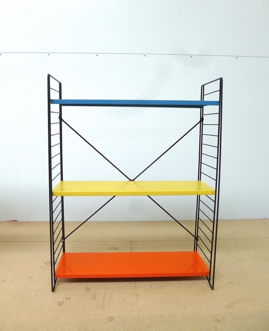 Tomado Floor Standing Shelves, Diagonal Furniture Diagonal Furniture モダンデザインの 書斎 収納