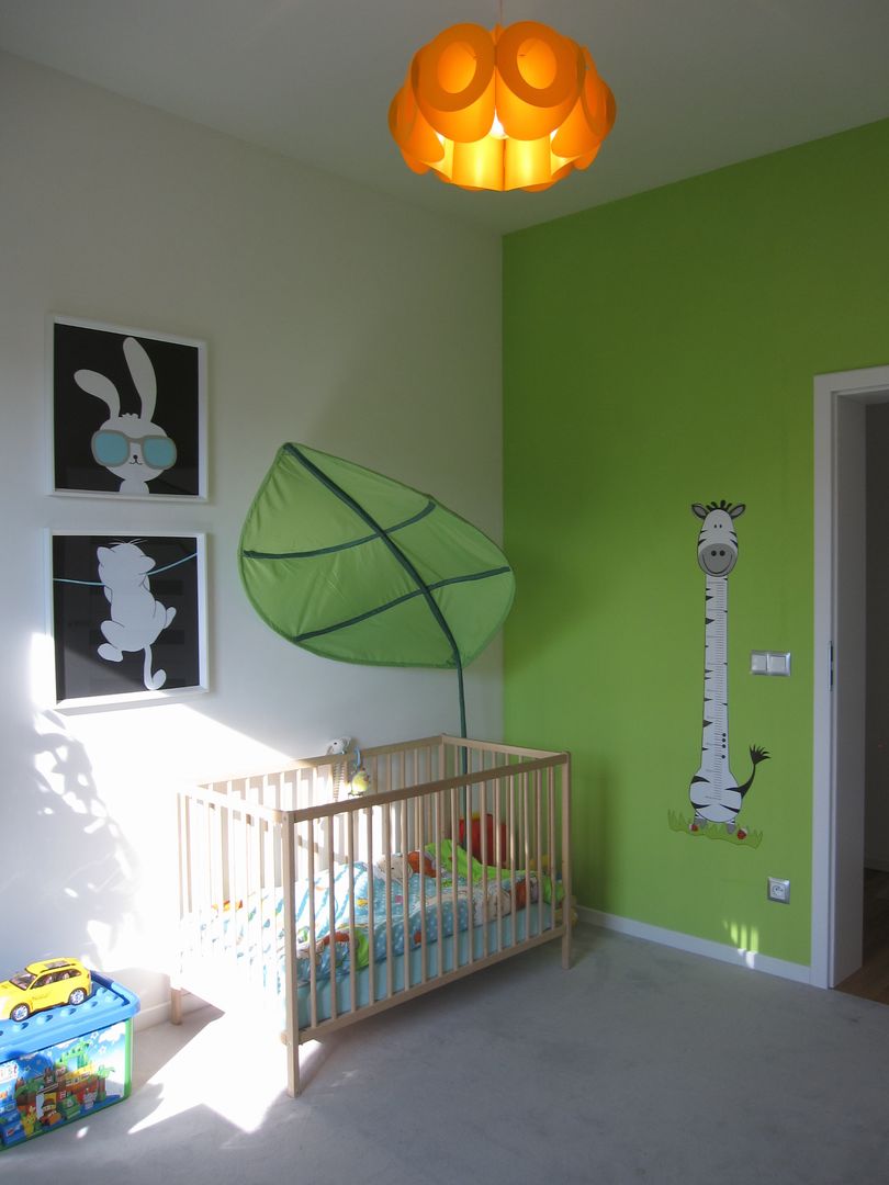 homify Modern nursery/kids room