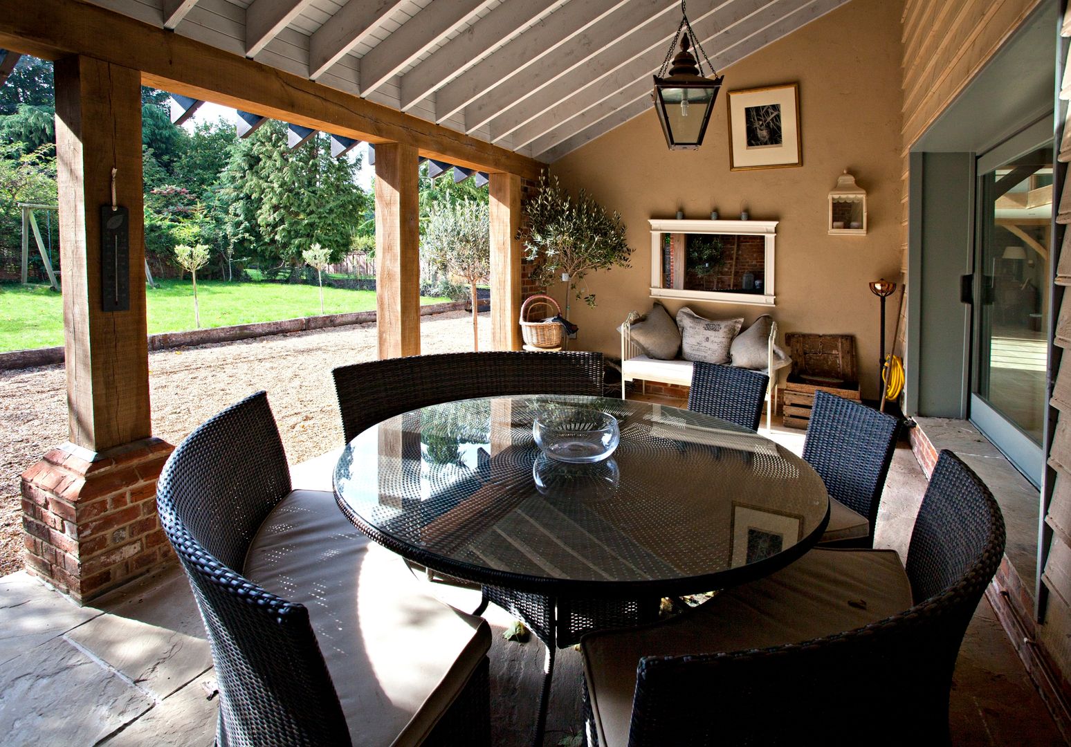 The veranda Clayland Architects Country style balcony, veranda & terrace