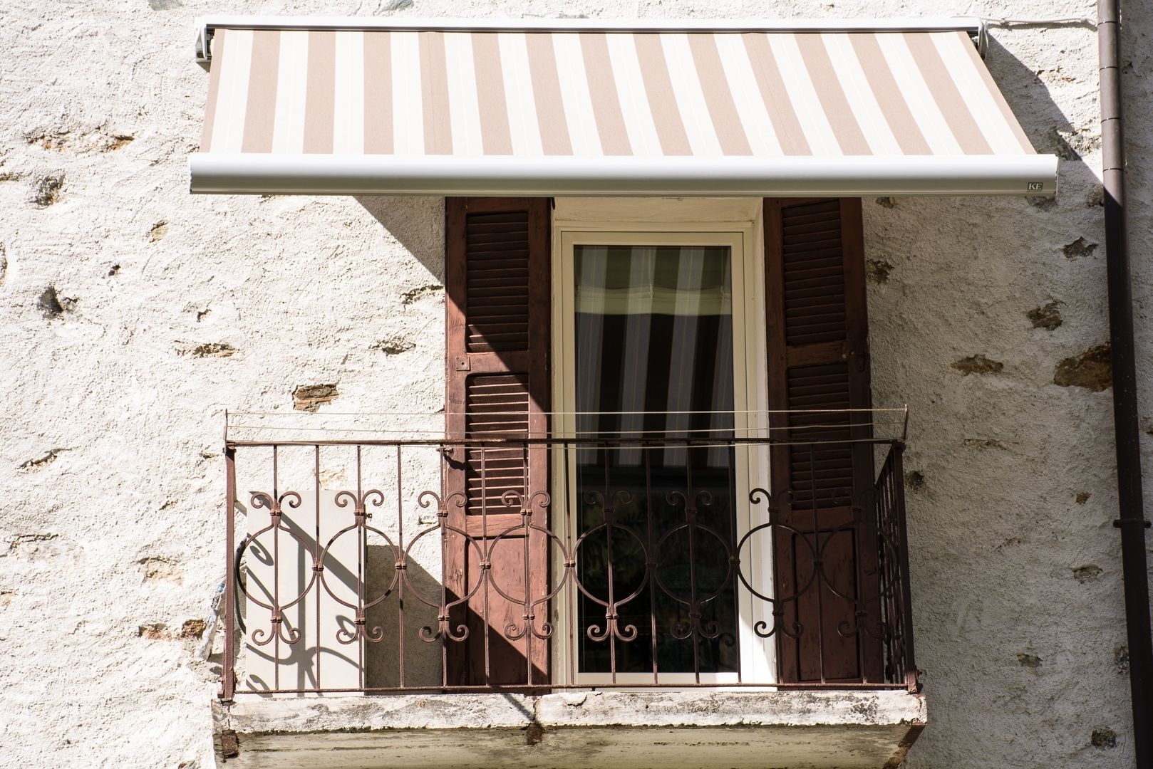 Tende da sole, Parolini tende Parolini tende Nowoczesny balkon, taras i weranda Meble