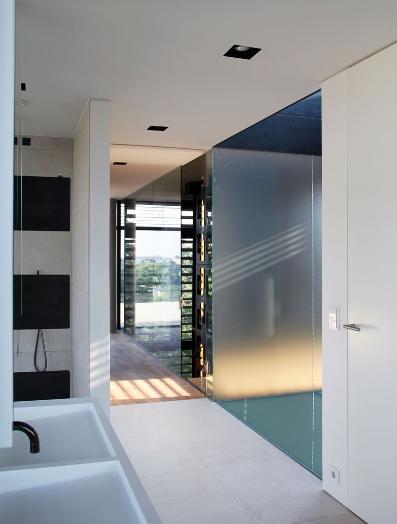 Rosty, Architekt Zoran Bodrozic Architekt Zoran Bodrozic Minimalist style bathroom