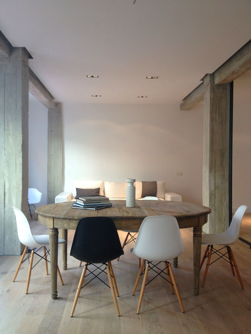 Reforma Piso Madrid, B-mice Design + Architecture B-mice Design + Architecture Modern dining room