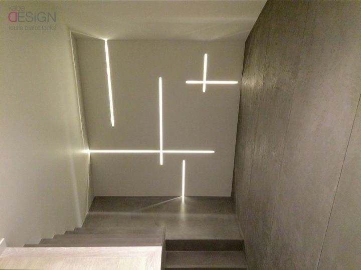 Projekt Gowarzewo, kabeDesign kasia białobłocka kabeDesign kasia białobłocka Modern corridor, hallway & stairs Lighting
