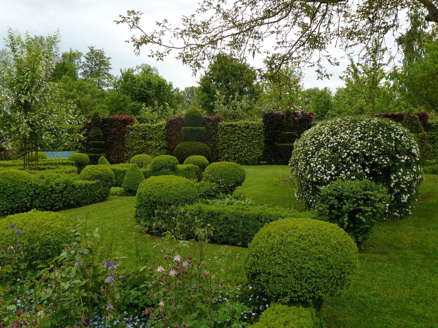 Jardin régulier, Jardins de la Ferme Bleue, Uttenhoffen, France Jardins de la Ferme Bleue sarl